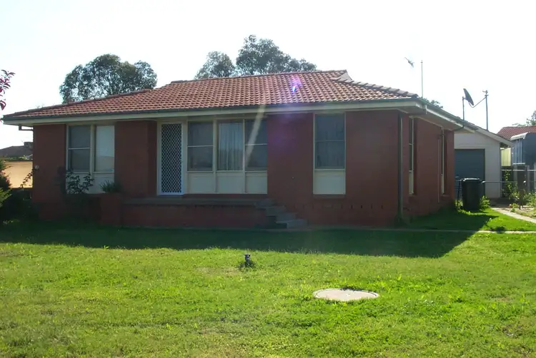 29 Westcott Crescent, Parkes NSW 2870
