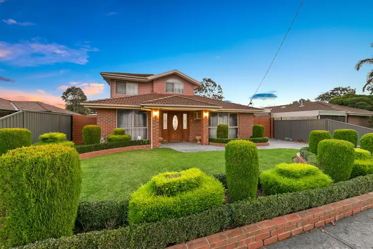 12 Arleon Crescent, Cranbourne VIC 3977