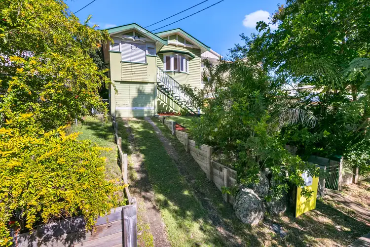68 Dutton Street, Hawthorne QLD 4171