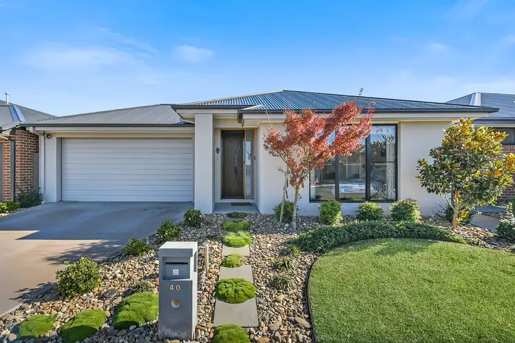 40 Strettle Crescent, Cranbourne North VIC 3977