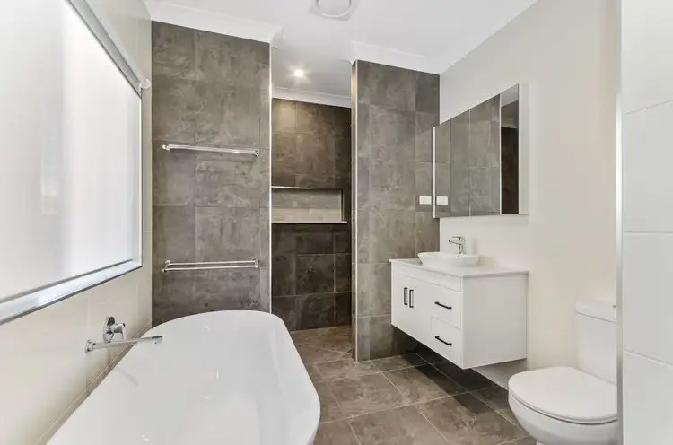 7 Salonika Circuit, Bushland Beach QLD 4818