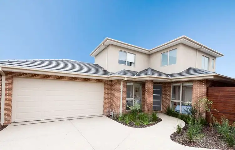 Main view of Homely townhouse listing, 2/35 Briggs Street, Mount Waverley VIC 3149