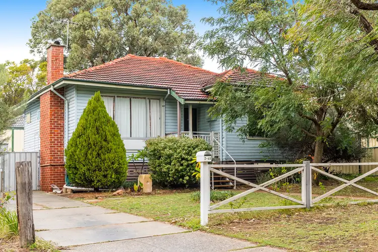 48 Ridley Way South
