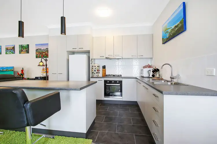 Third view of Homely townhouse listing, 30 Elmwood Circuit, Wodonga VIC 3690
