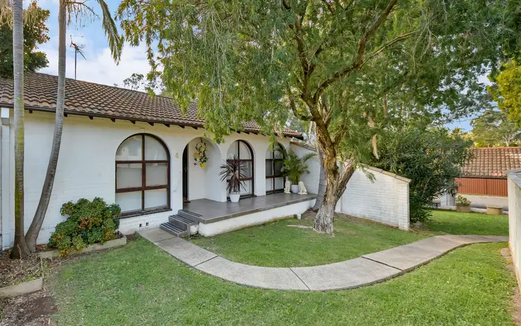 Main view of Homely townhouse listing, 4/6 Clifford Crescent, Ingleburn NSW 2565