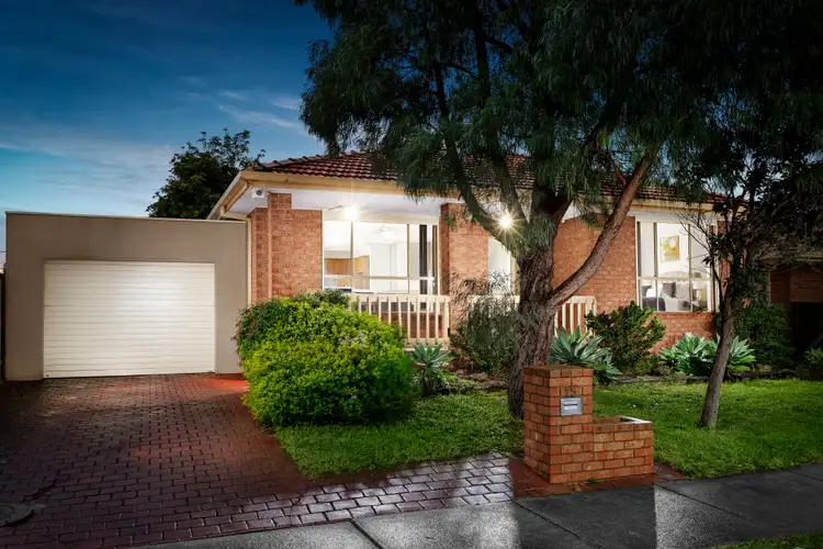 13 Bronsdon Court, Mill Park VIC 3082