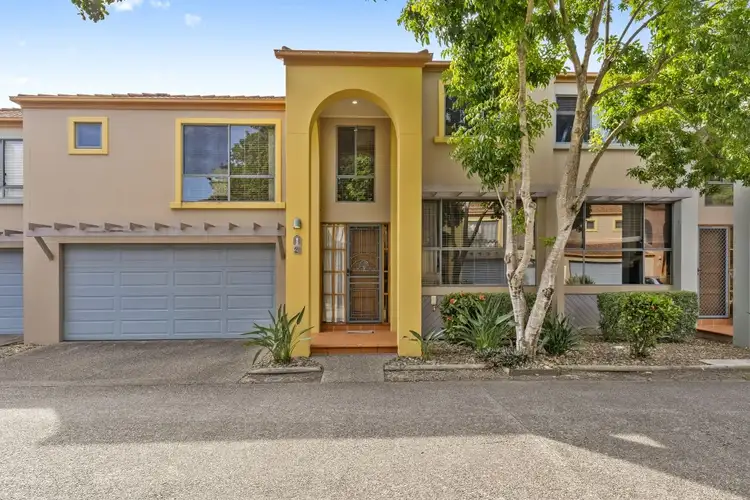 20/20 Fairway Drive, Clear Island Waters QLD 4226
