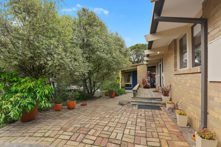 43 Cara Road, Highton VIC 3216