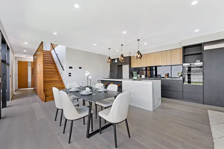 2A Normanby Road, Bentleigh East VIC 3165