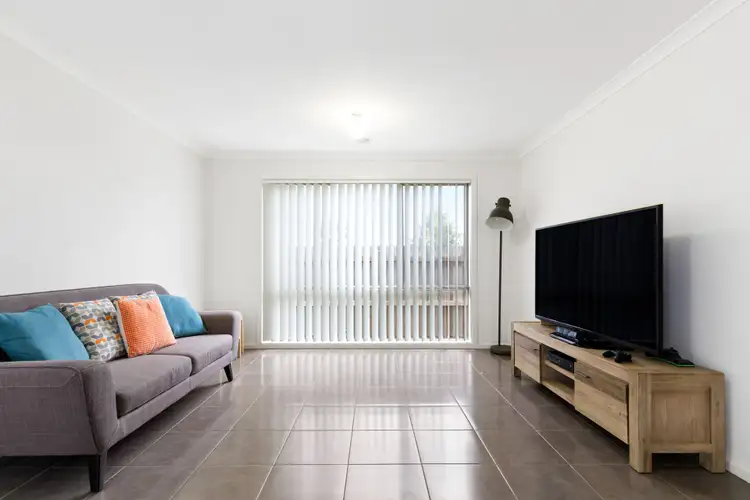 Fifth view of Homely unit listing, 10/9 Shakespeare Court, Drouin VIC 3818