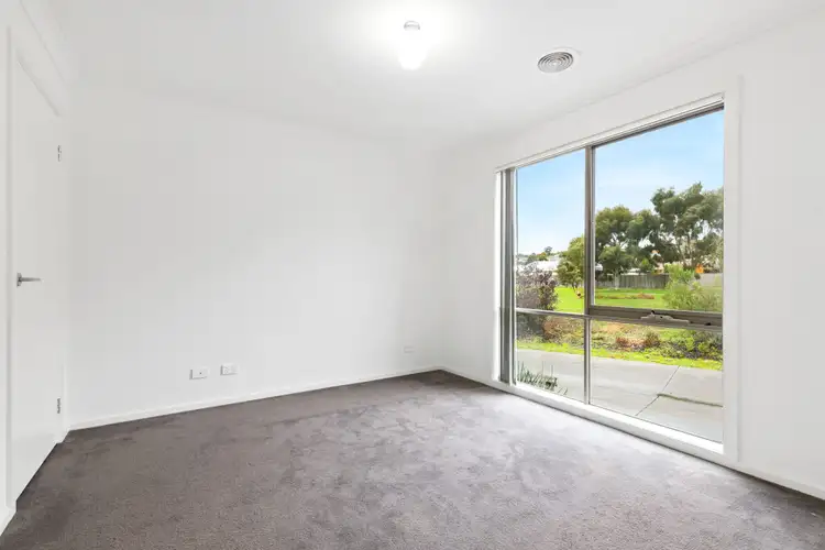 Sixth view of Homely unit listing, 10/9 Shakespeare Court, Drouin VIC 3818