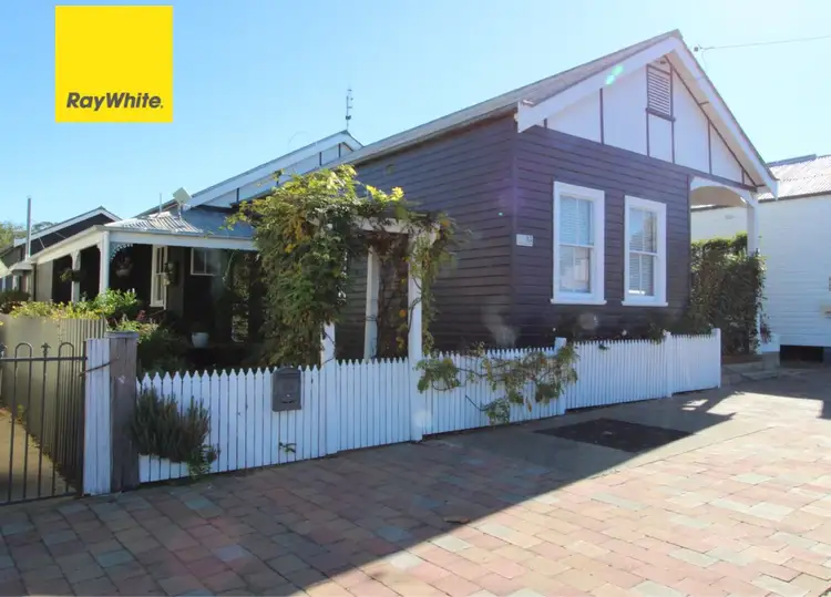 33 Albury Street, Ashford NSW 2361