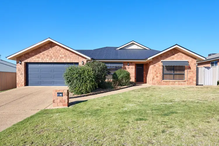 10 Bedervale Street, Bourkelands NSW 2650