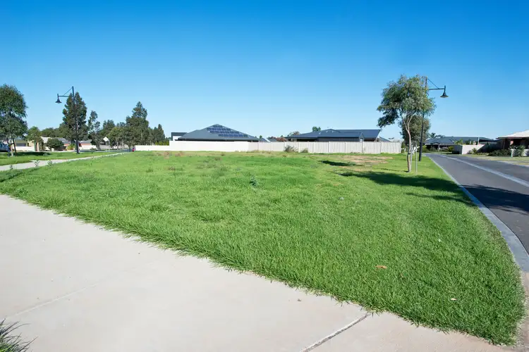 23 Boobialla Drive, Swan Hill VIC 3585