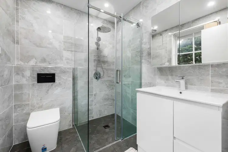 Fifth view of Homely house listing, 5 Shannon Place, Mill Park VIC 3082