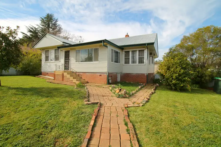 12 Russell Street, Young NSW 2594