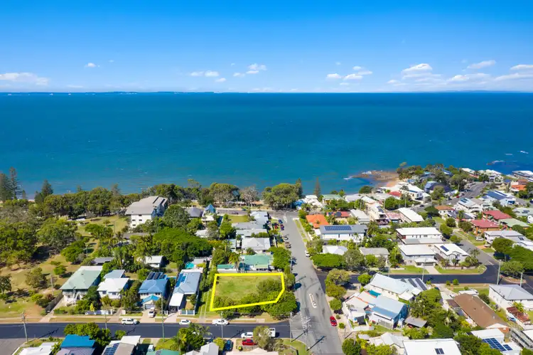 10 Arthur Street, Woody Point QLD 4019
