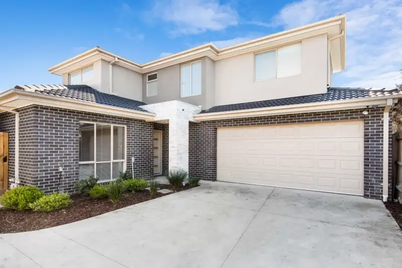 Main view of Homely townhouse listing, 2/1091 North Road, Hughesdale VIC 3166