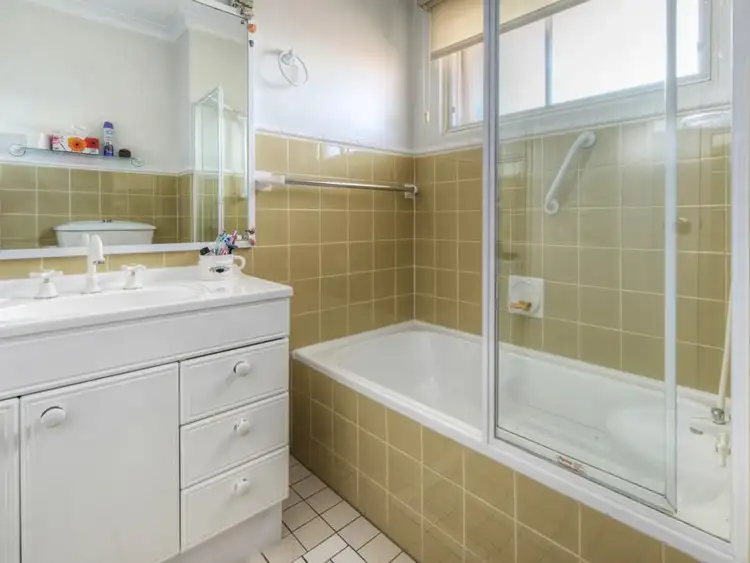 Seventh view of Homely apartment listing, 6/107 Windermere Road, Hamilton QLD 4007