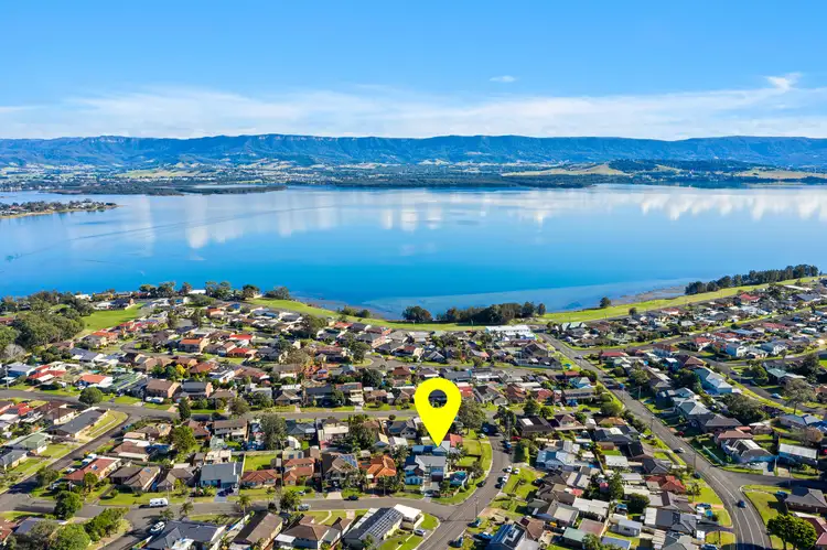 4 Cox Parade, Mount Warrigal NSW 2528