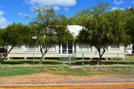 16 Hawthorn Street, Blackall QLD 4472