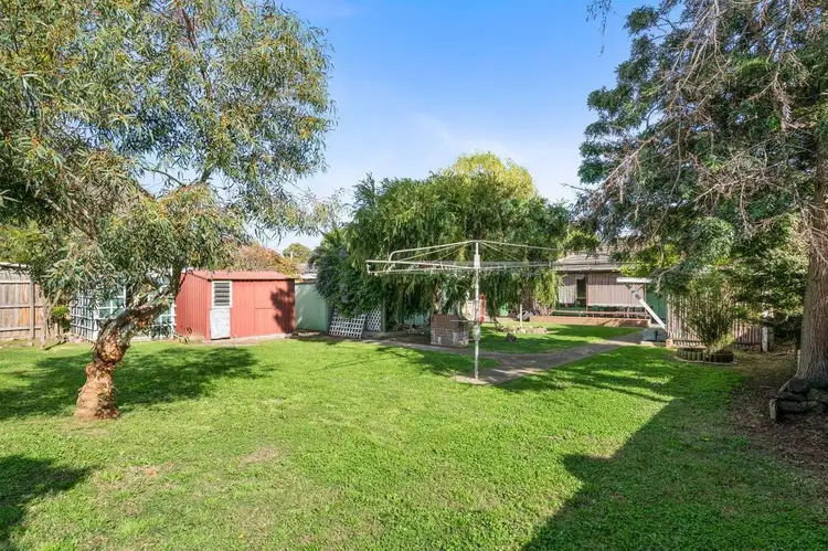 Third view of Homely house listing, 5 Morelle Court, Mooroolbark VIC 3138