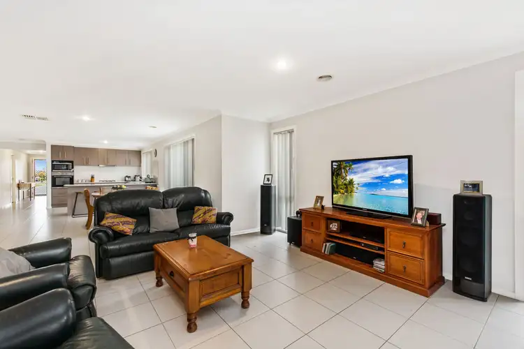 8 Ramel Way, Pakenham VIC 3810