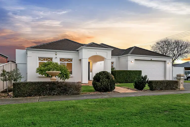 10 York Avenue East, Fulham Gardens SA 5024