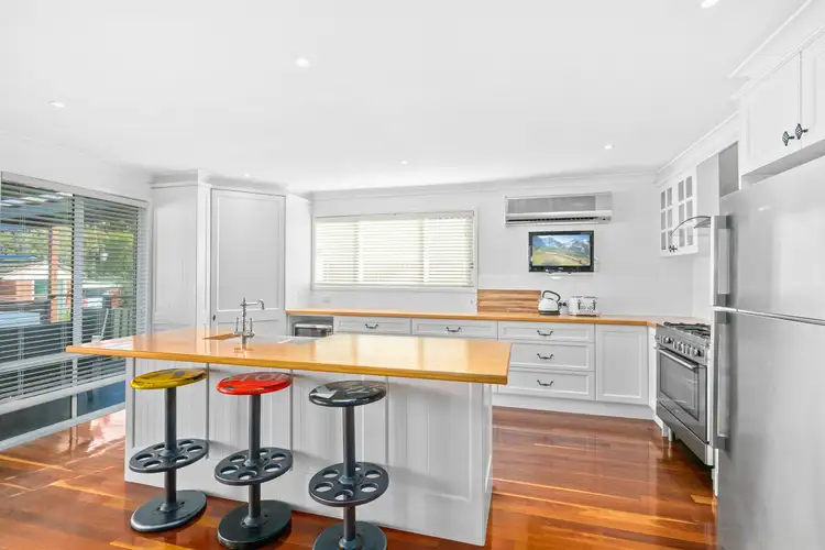 15 Hamilton Road, Albion Park NSW 2527
