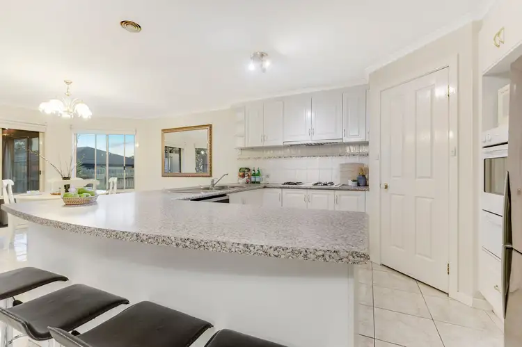 Sixth view of Homely house listing, 7 Edinburgh Drive, Skye VIC 3977