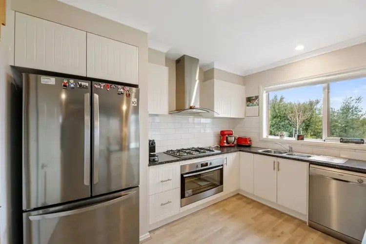 Fourth view of Homely house listing, 5 Chaucer Way, Drouin VIC 3818
