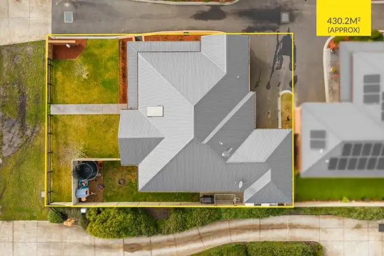 Second view of Homely house listing, 8/3 Regan Drive, Romsey VIC 3434