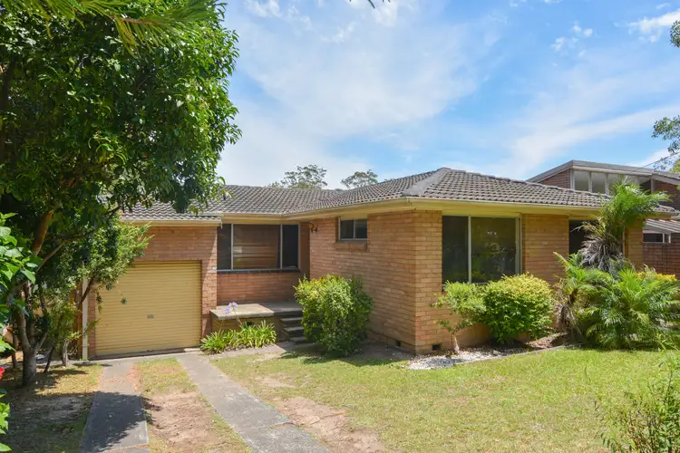 4 Elissa Crescent, Wyoming NSW 2250