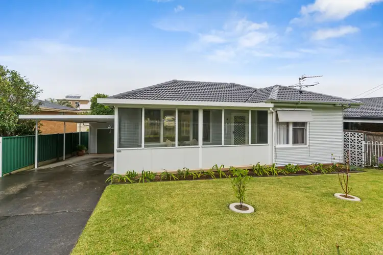 4 Nardoo Crescent, Thirroul NSW 2515