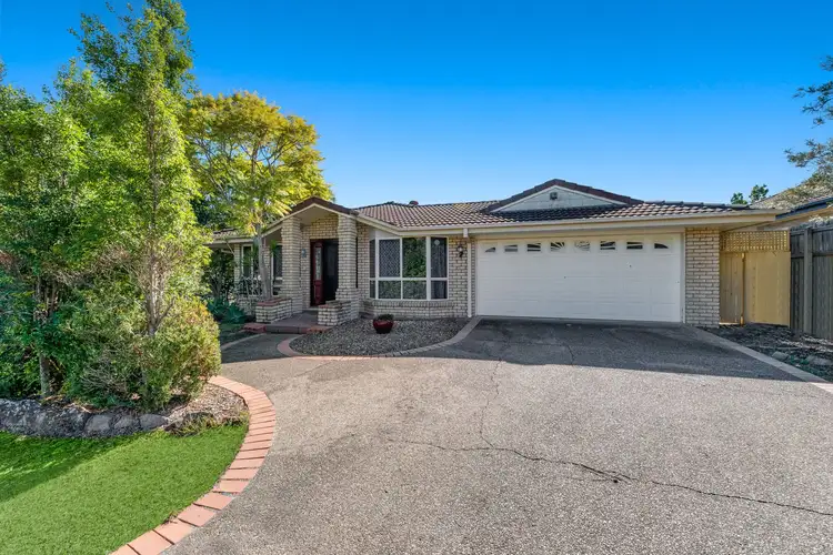 1 Hereford Crescent, Carindale QLD 4152