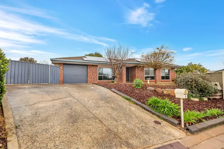 8 Normanton Court, Craigmore SA 5114