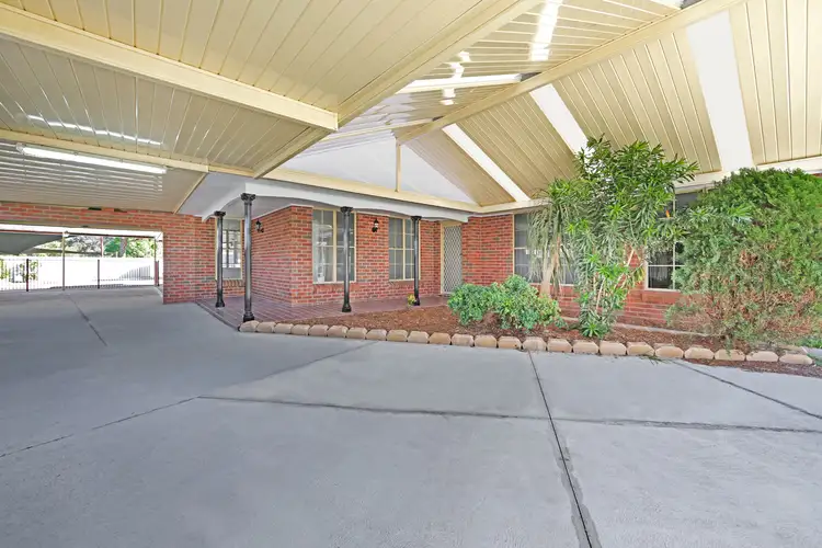 Second view of Homely house listing, 5 Mahni Close, Budgewoi NSW 2262