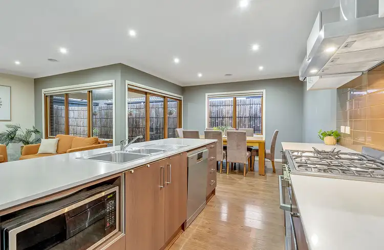Fifth view of Homely house listing, 10 Rainham Avenue, Craigieburn VIC 3064