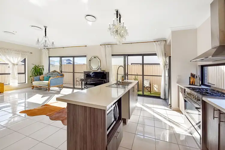 Sixth view of Homely house listing, 2 Viewridge Way, Molendinar QLD 4214