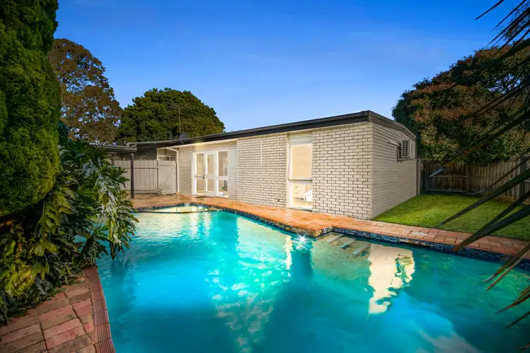 2 Carlisle Court, Frankston VIC 3199