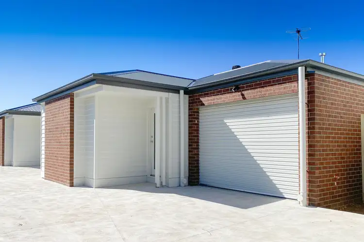2/69 McClelland Avenue, Lara VIC 3212