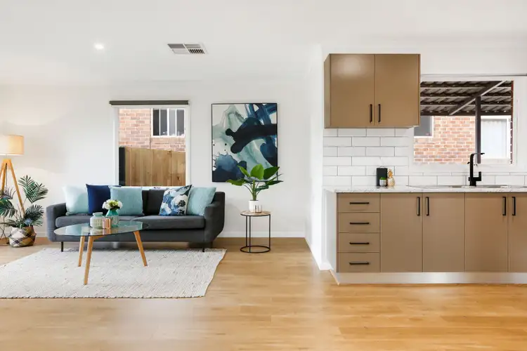 Sixth view of Homely house listing, 19 Chinnock Court, Craigieburn VIC 3064