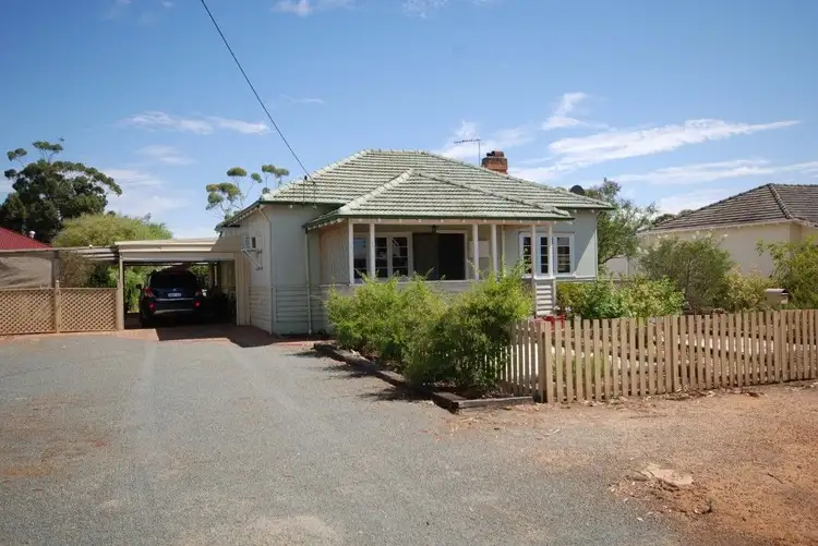 8 Urban Street, Wagin WA 6315