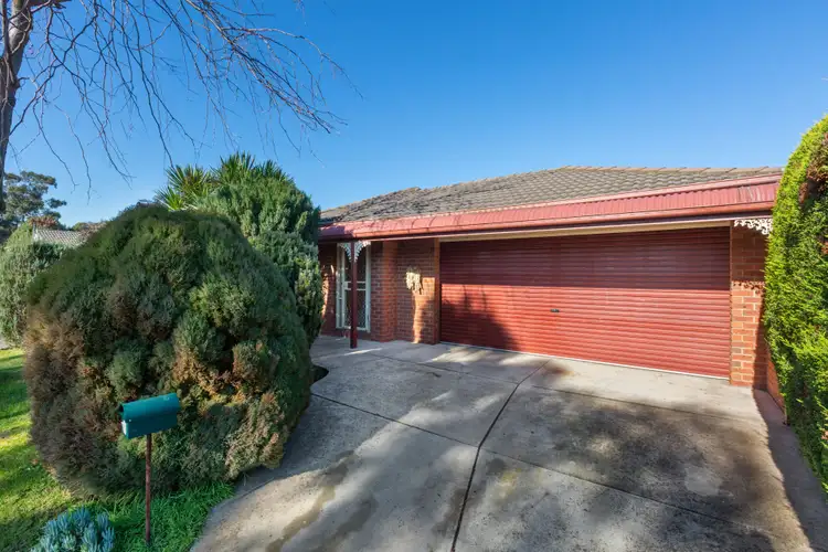 11 Parkside Mews, Cranbourne West VIC 3977