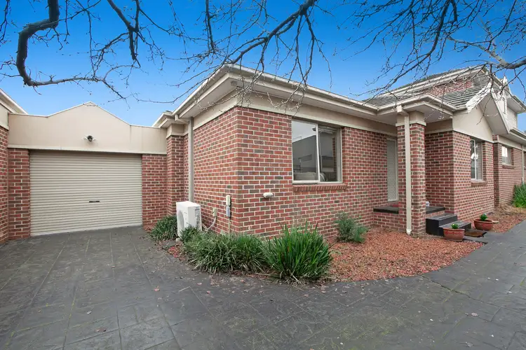Main view of Homely unit listing, 2/121 Hickford Street, Reservoir VIC 3073