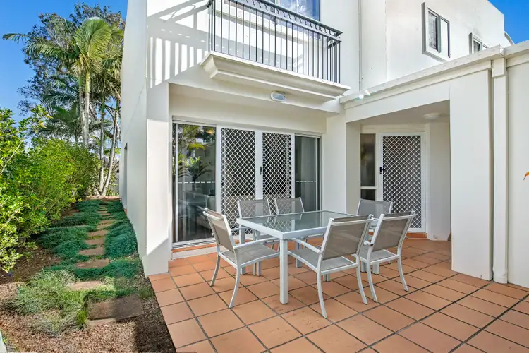 24/100 Cotlew Street East, Southport QLD 4215