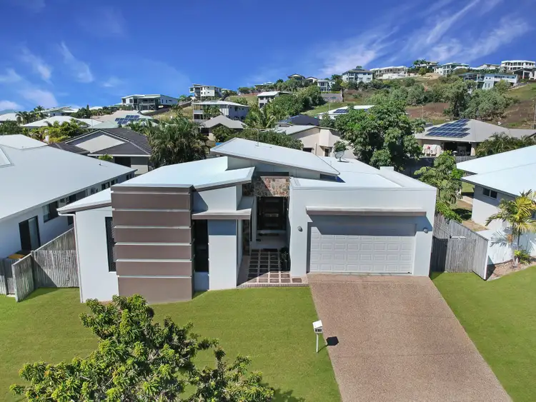 13 Helvellyn Street, Bushland Beach QLD 4818