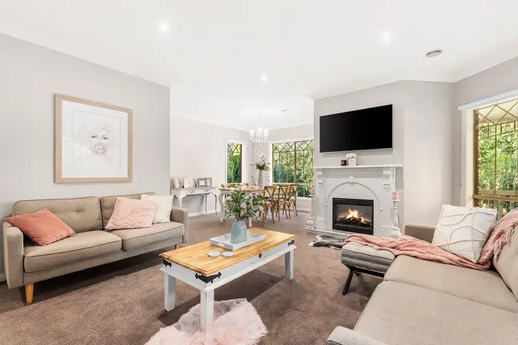 Fifth view of Homely house listing, 8 Avonsleigh Close, Warranwood VIC 3134