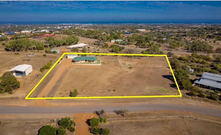 10 Hill Creek Road, Moresby WA 6530
