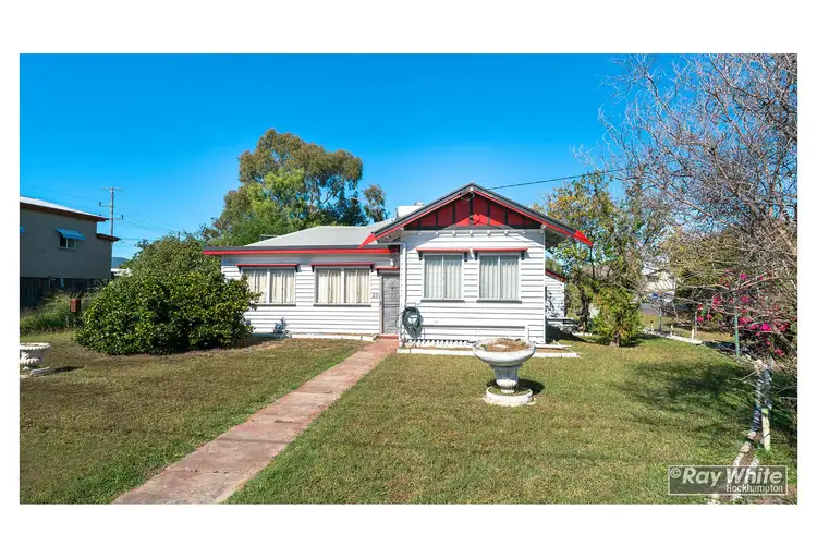 25 Main Street, Park Avenue QLD 4701